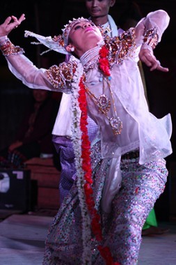 Music and Dance from Myanmar: Shwe Man Thabin Zat Pwe