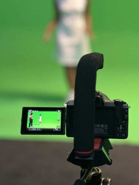 Camera with a dancer in the focus screen