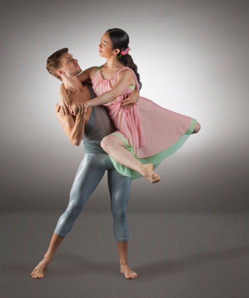 Dancers Chris Bursley and Fiona Oba in HUMANITAS